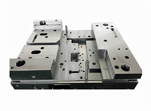 模具加工廠如何解決產(chǎn)品變形問題