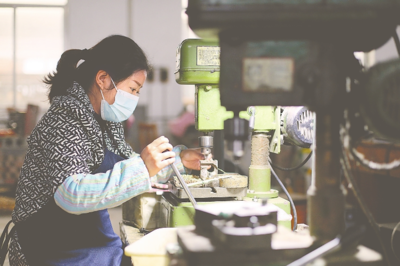 武強(qiáng)縣產(chǎn)業(yè)扶貧新路徑 樂器與配件銷售助力脫貧戶穩(wěn)定增收